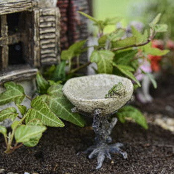 MINI BRANCH BIRDBATH W/PICK